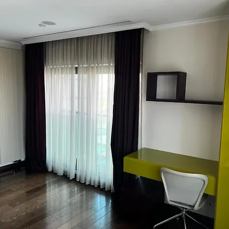 Marque De Bucharest