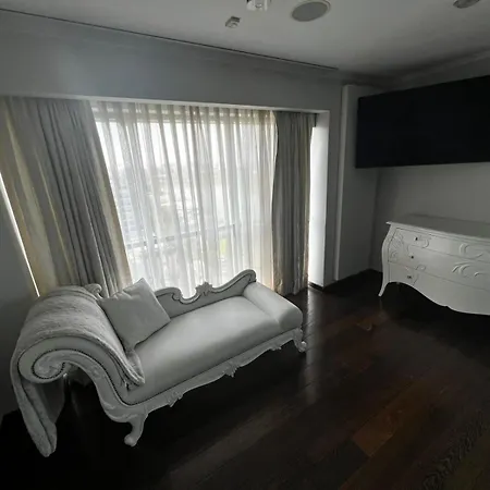 Marque De Bucharest